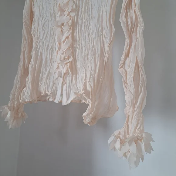 Miss Tee | Peach pink petal details button up women's blouse - Picture 6 of 12